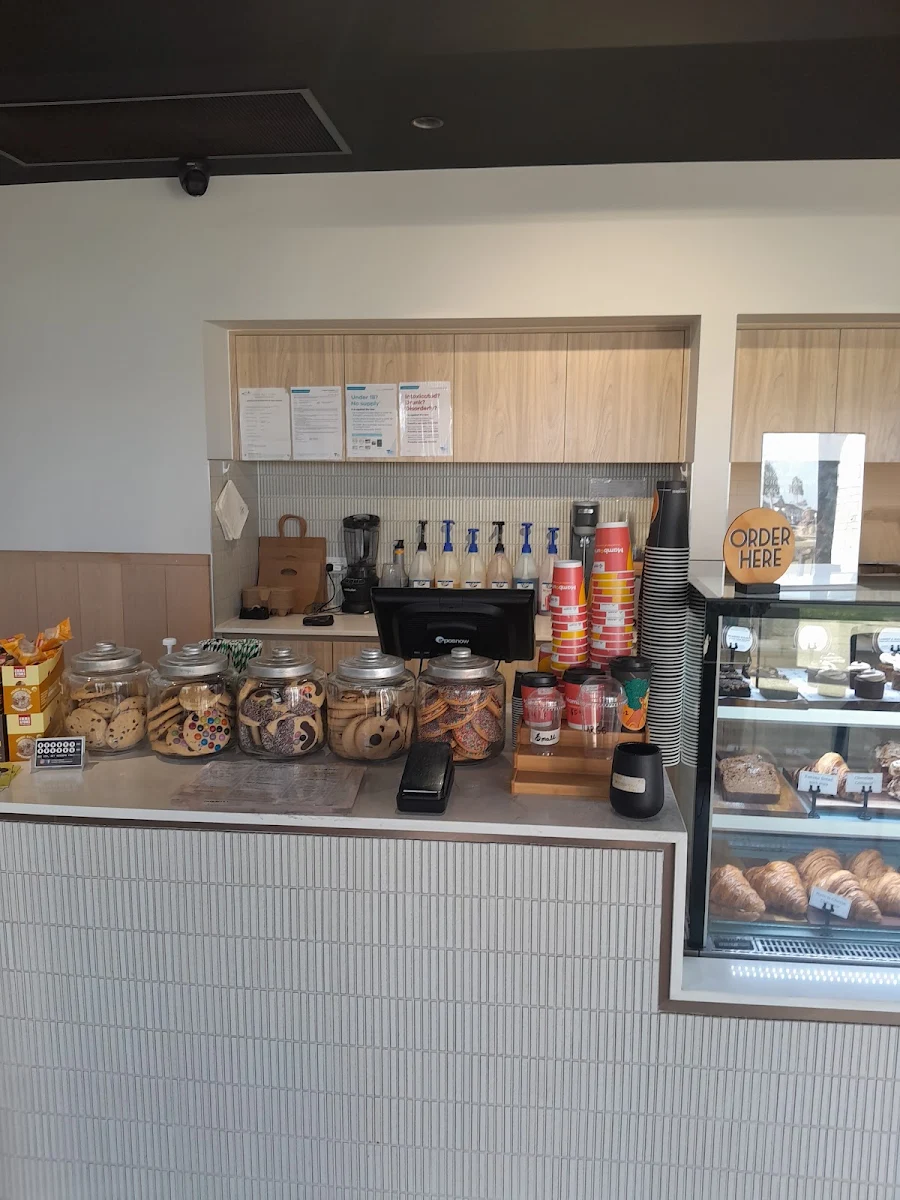 Vibe, Little Growling Cafe & Restaurant