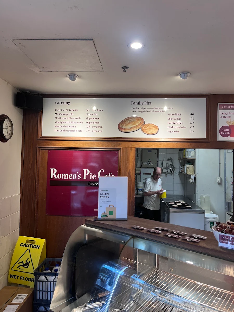 Menu, Romeo's Pie Cafe