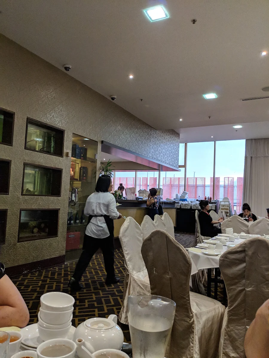 Vibe, Golden Palace Seafood Restaurant
