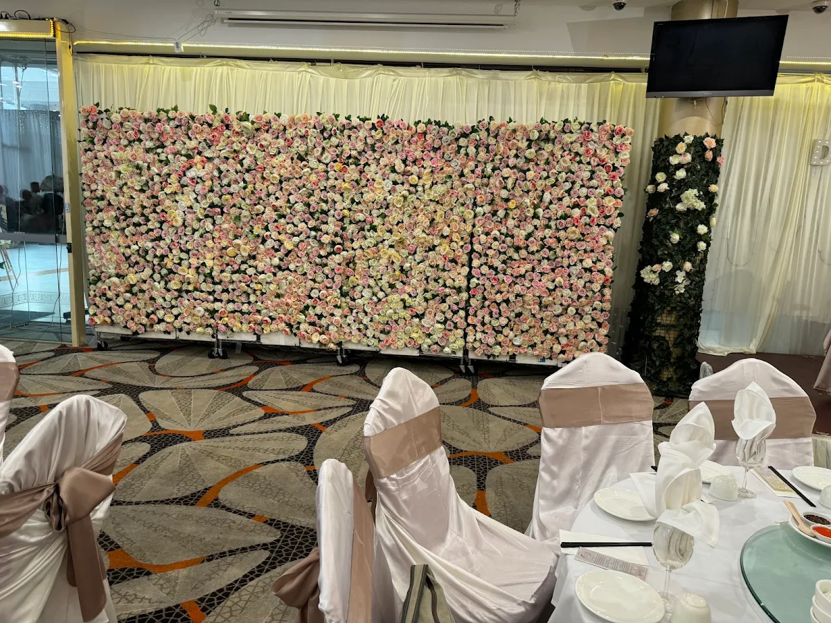Vibe, Golden Palace Seafood Restaurant
