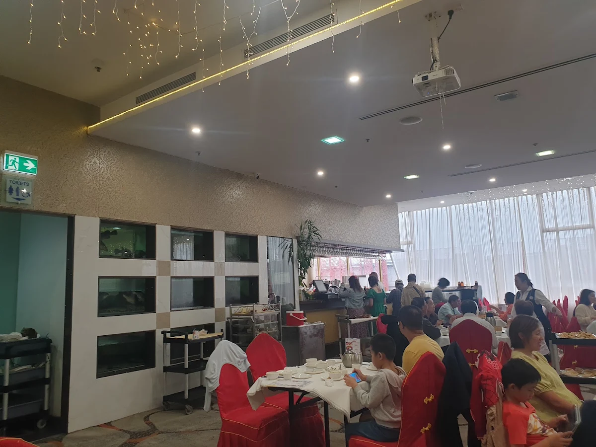 Vibe, Golden Palace Seafood Restaurant