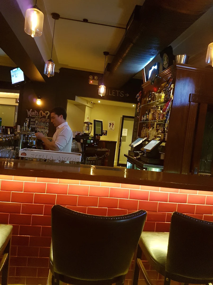 Vibe, Cat & Fiddle Hotel