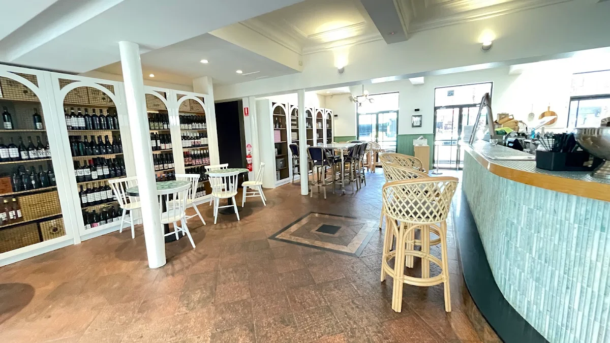 Vibe, Cat & Fiddle Hotel