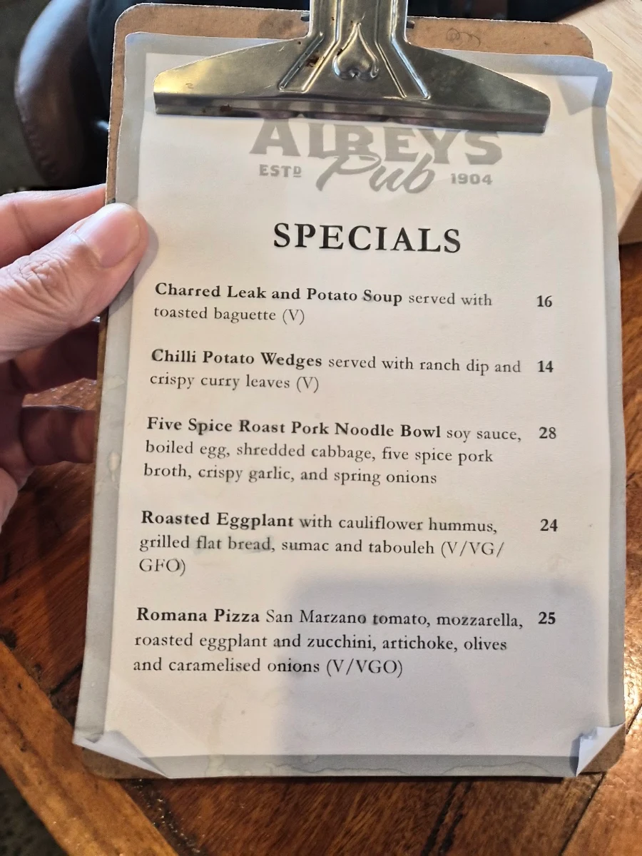 Menu, Aireys Pub