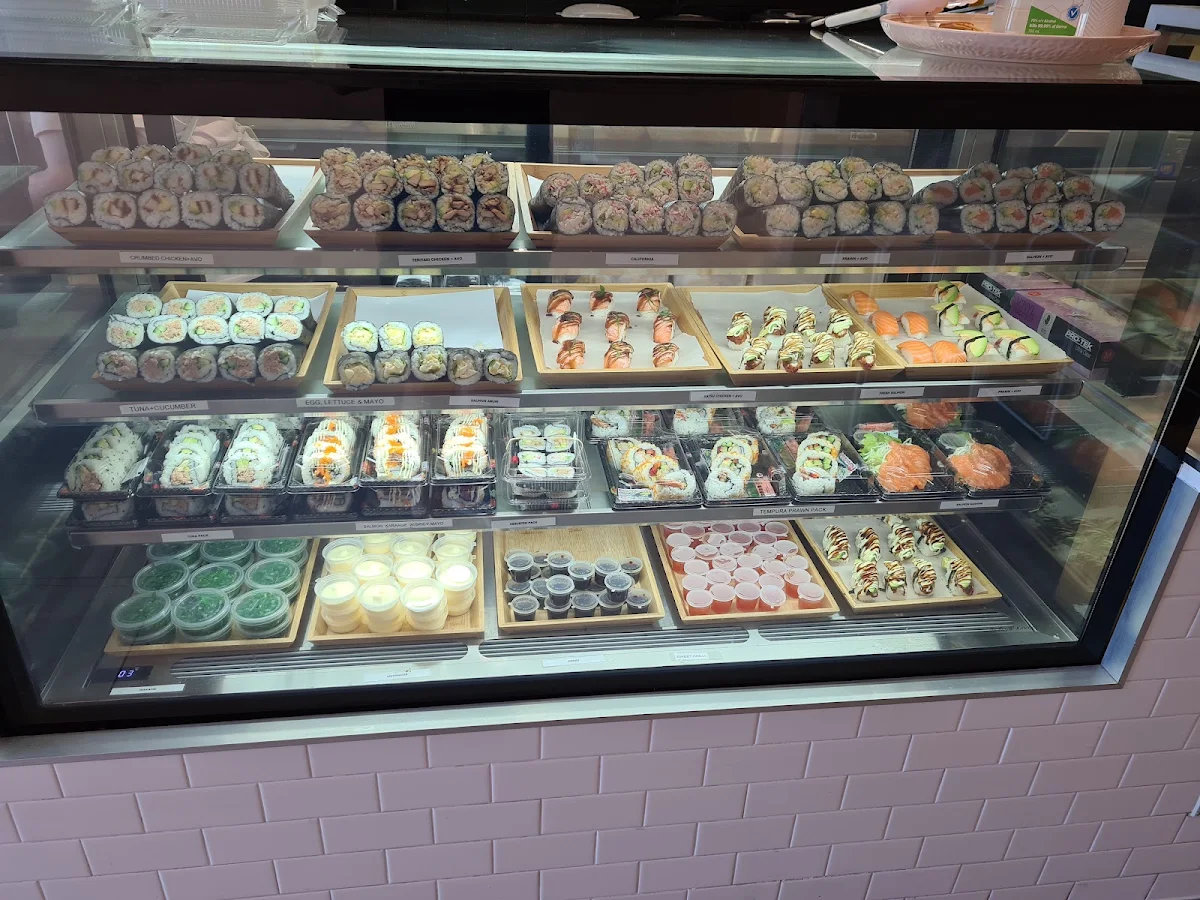 Vibe, Mr Marco Sushi Inu