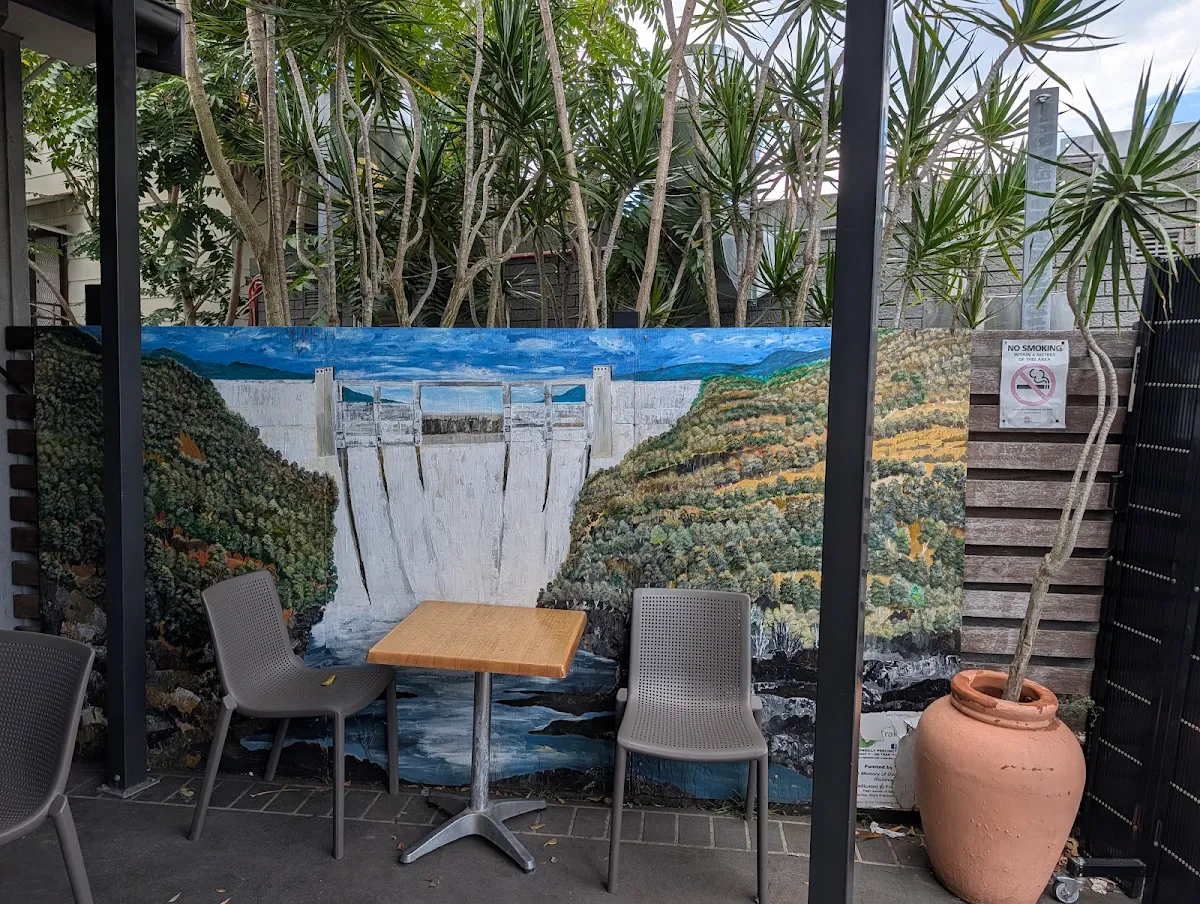 Vibe, Warra Dam Bakery Cafe