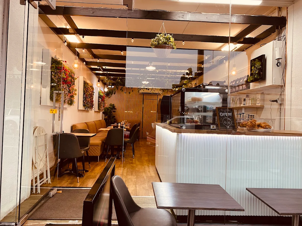 Vibe, Allumer coffee & eatery