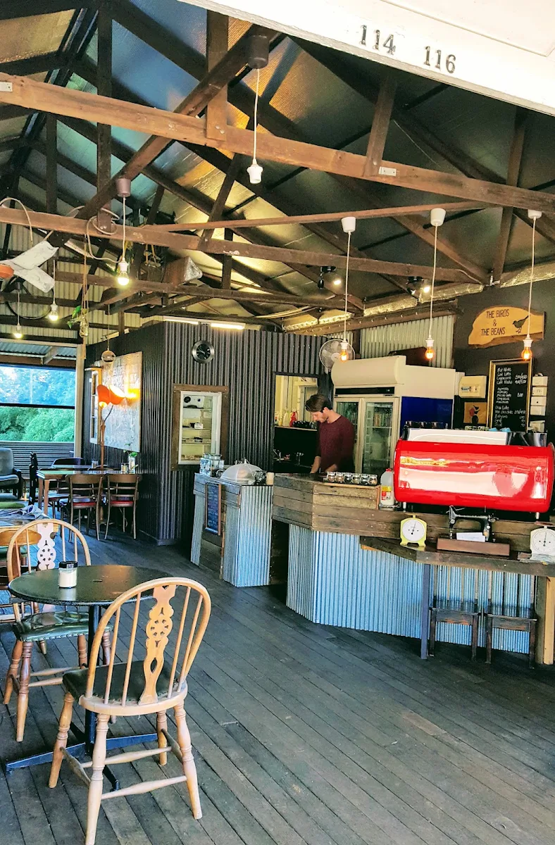 Vibe, Vandys Cafe