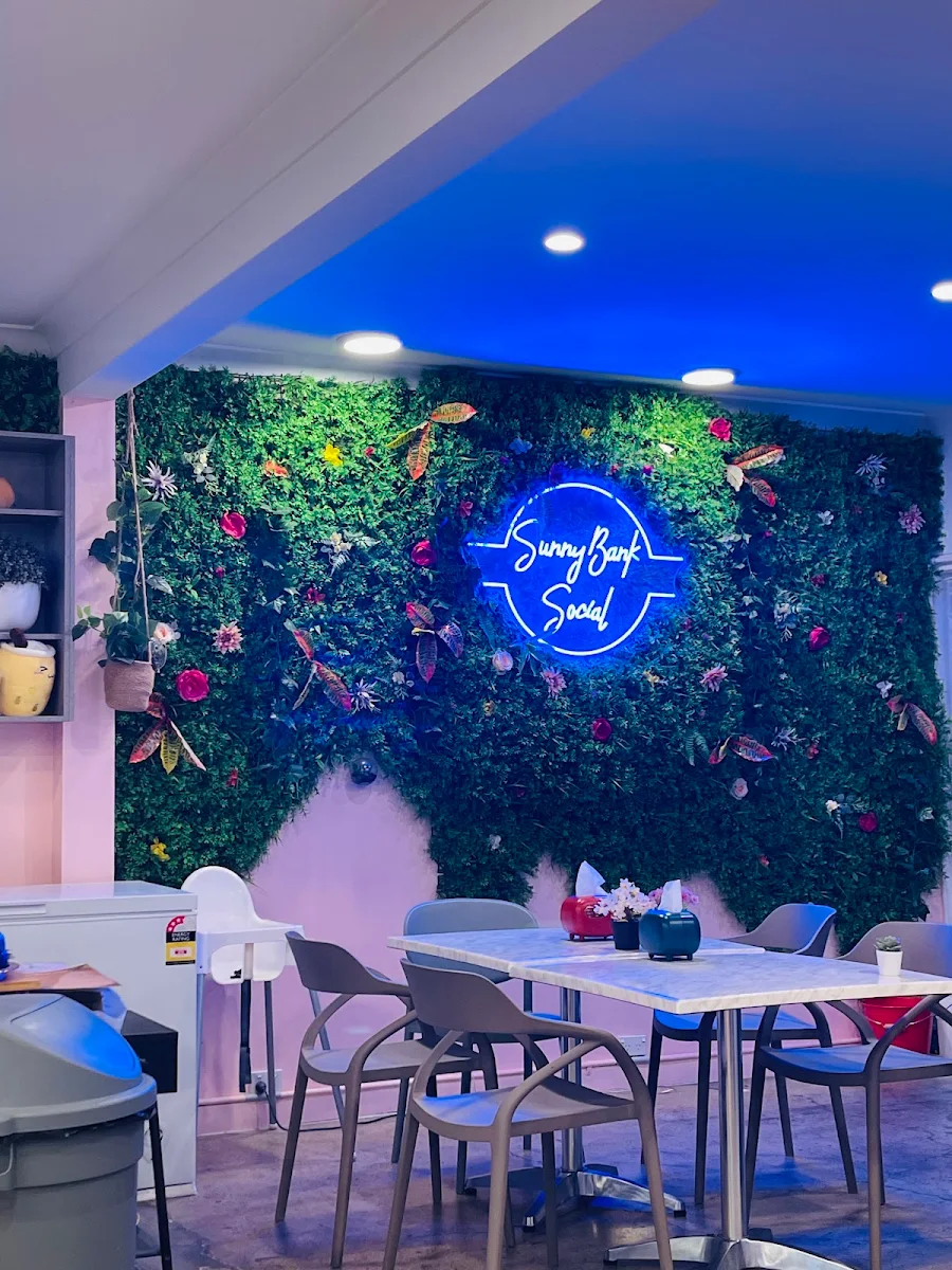 Vibe, Sunnybank Social