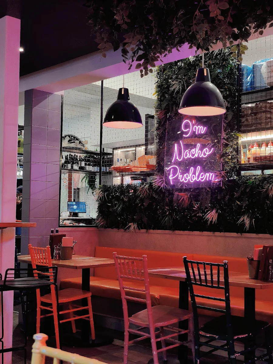 Vibe, La Cabra Mexican Carlton