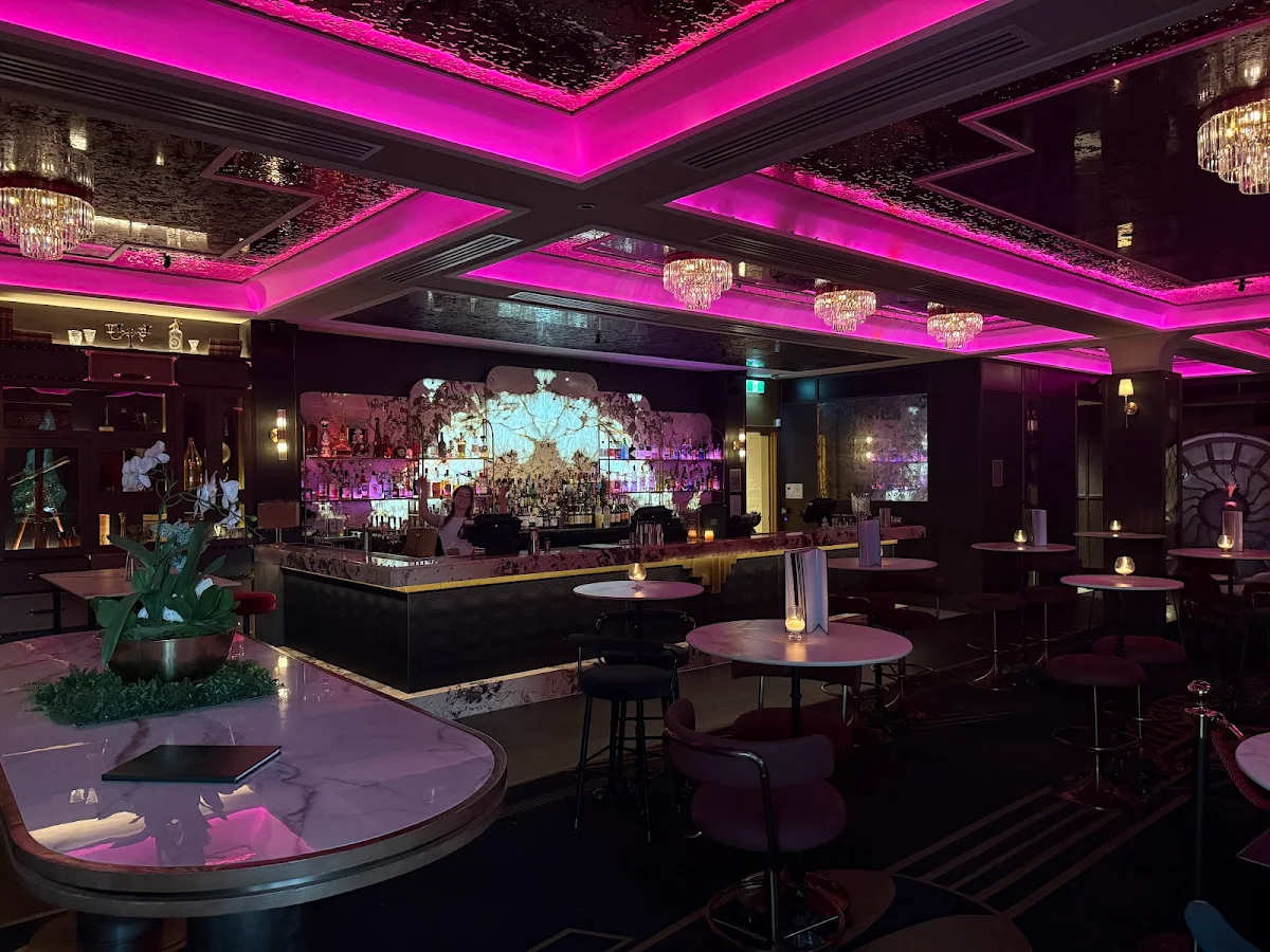 Vibe, The Gatsby Lounge Bar