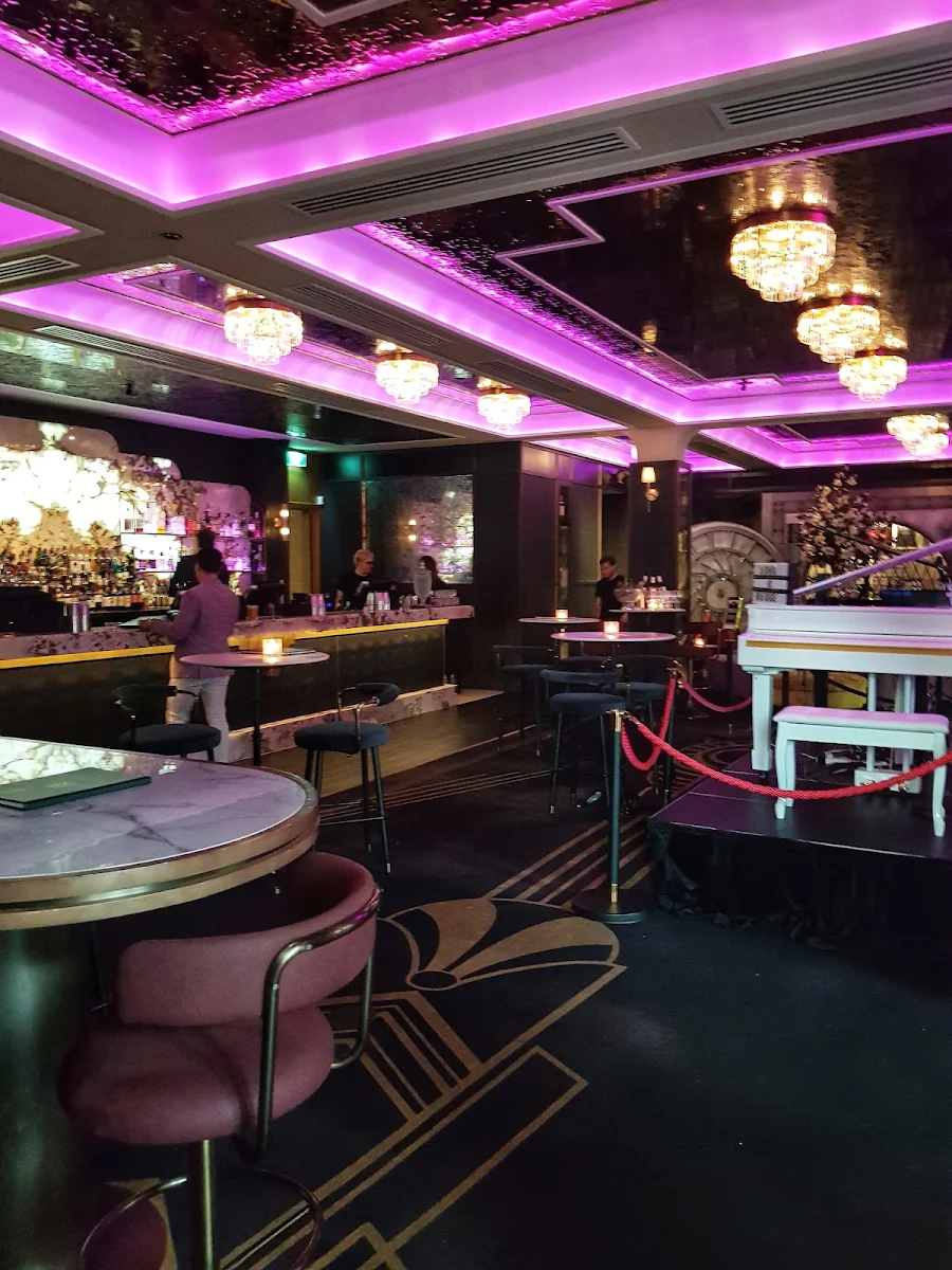 Vibe, The Gatsby Lounge Bar