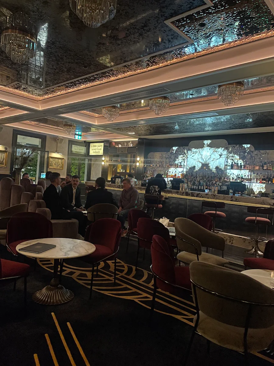 Vibe, The Gatsby Lounge Bar
