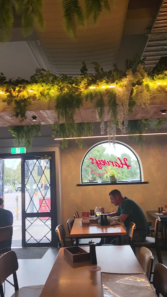 Vibe, Harvey's Sports Bar & Grill
