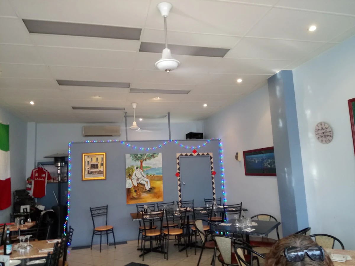 Vibe, Carlos Naples Pizza Restaurant