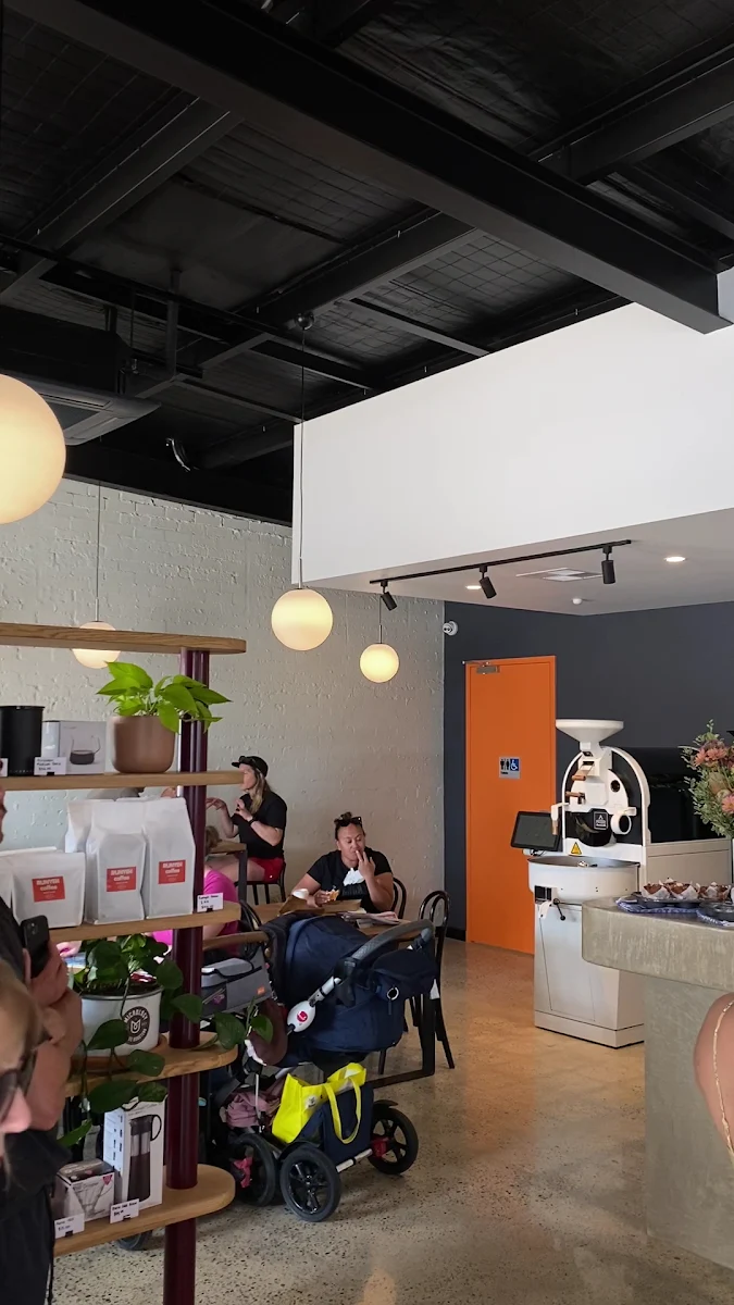 Vibe, Runyeh Coffee