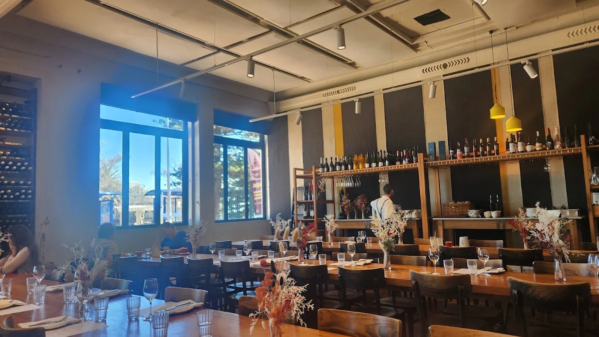 Vibe, Il Lido Italian Canteen