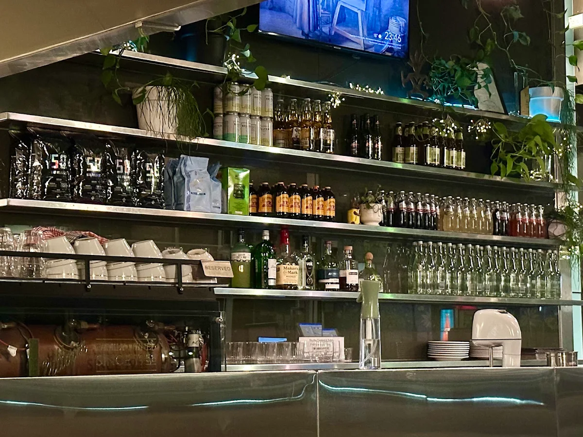 Vibe, Maisys - Restaurant & Cafe