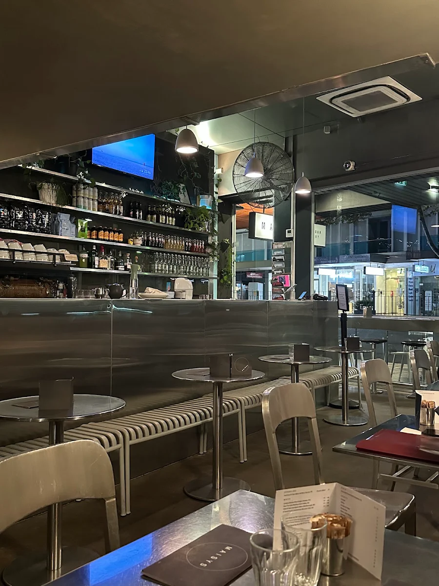 Vibe, Maisys - Restaurant & Cafe