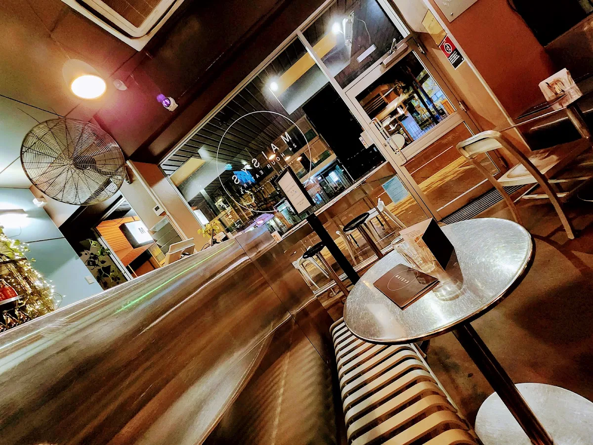 Vibe, Maisys - Restaurant & Cafe