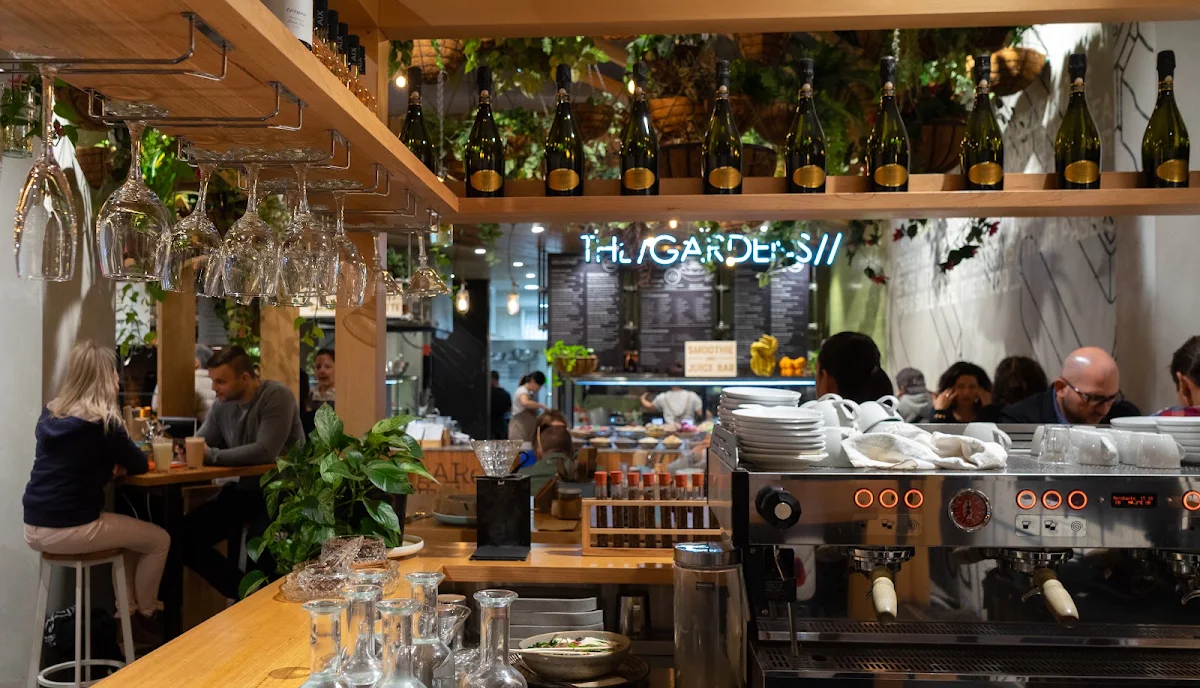 The Gardens Australia, Broadway. cover