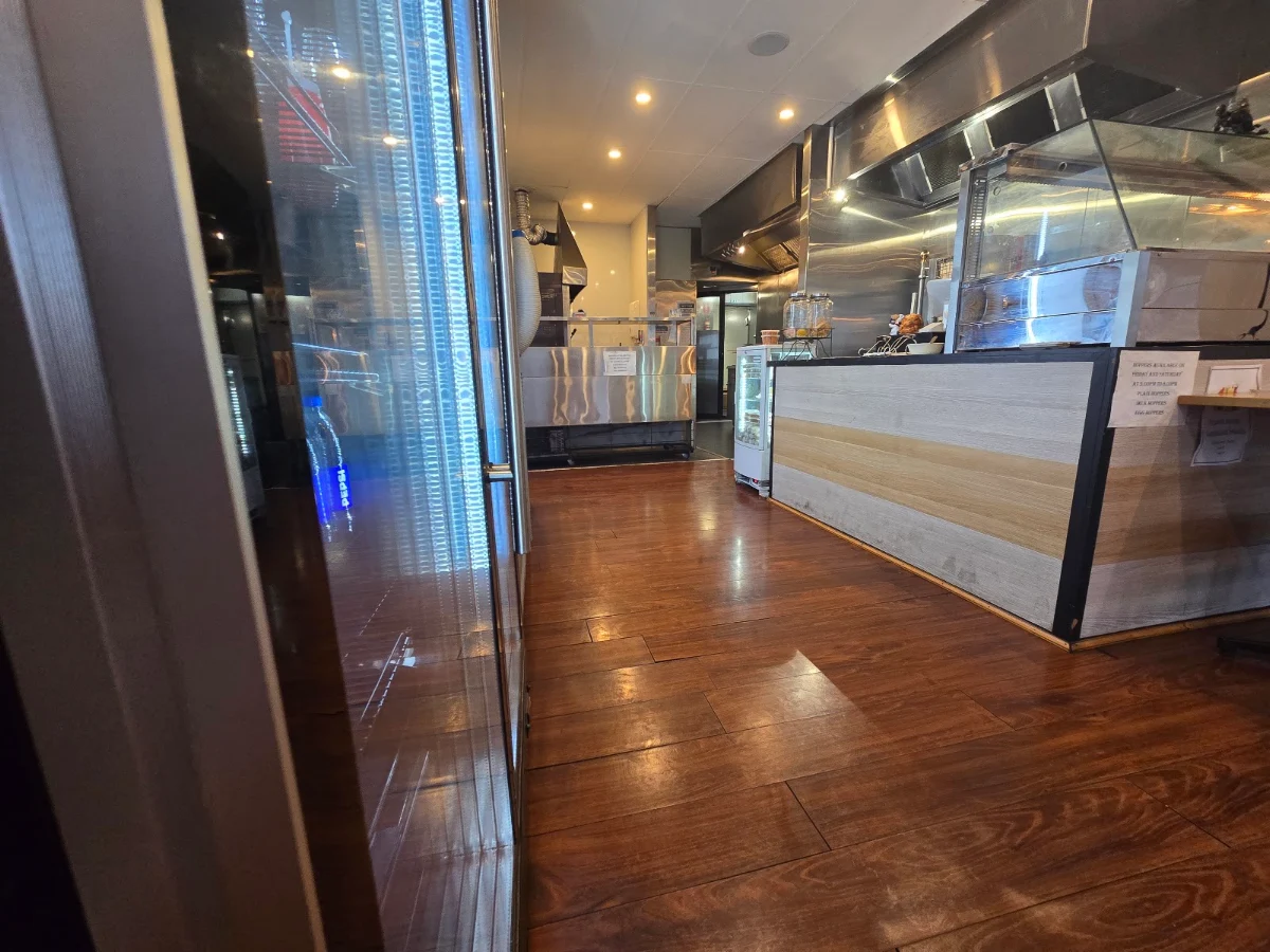 Vibe, Palms Restaurant