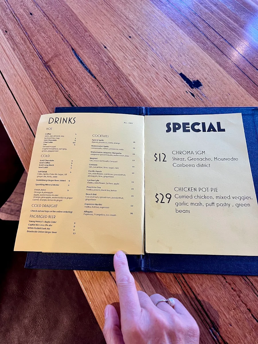 Menu, Two Blind Mice Curtin