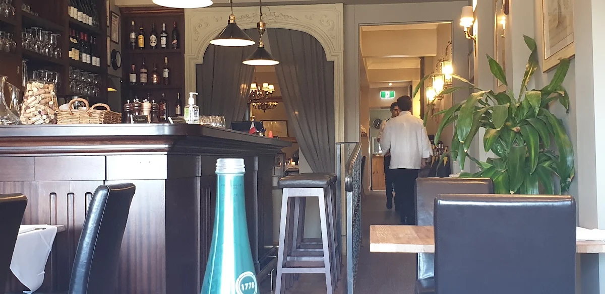 Vibe, Bistro La Provence