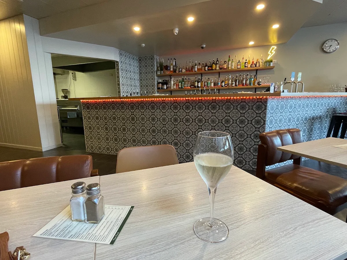 Vibe, Nyojo’s Pizza Wine & Whisky San Remo