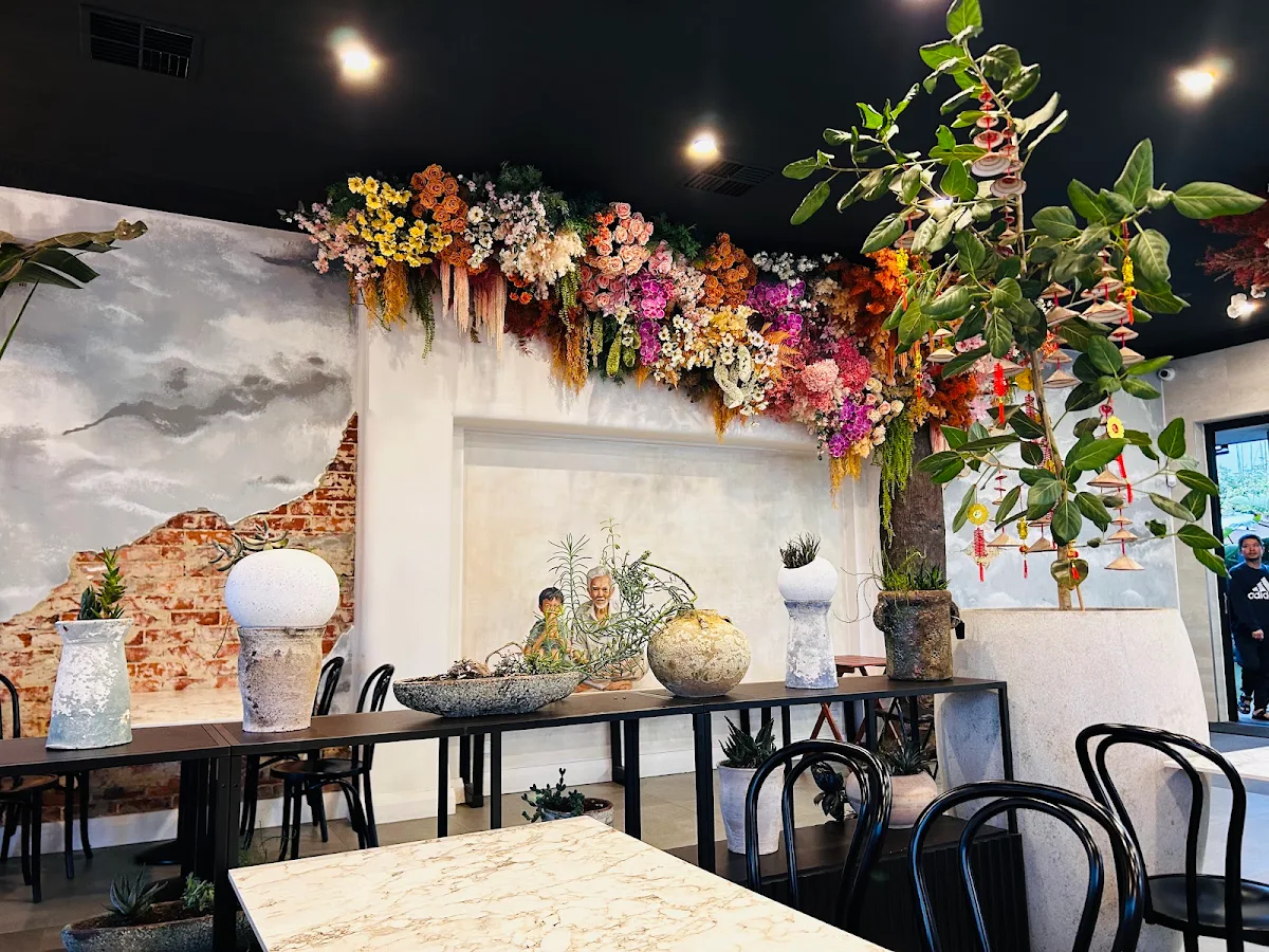 Vibe, BMT Garden & Cafe