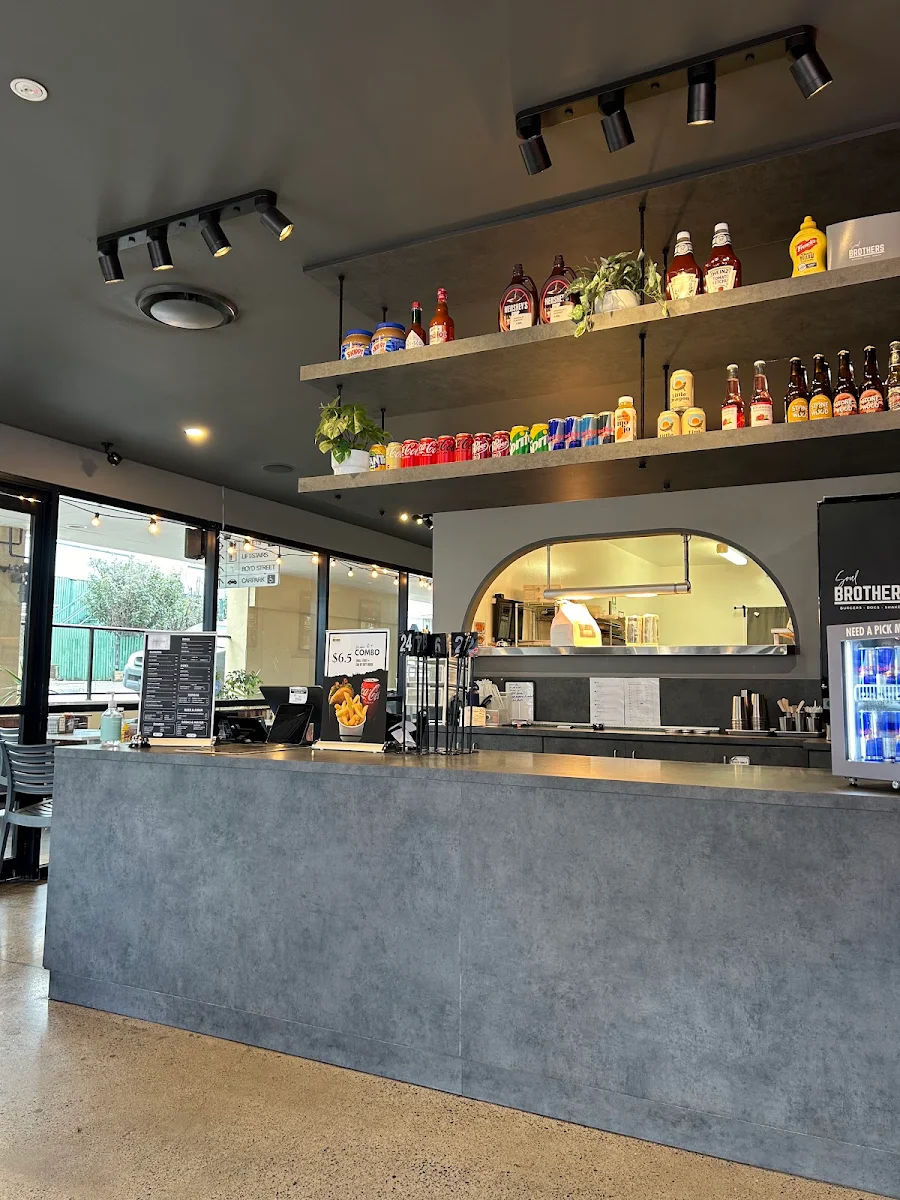 Vibe, Soul Brothers Burger Bar