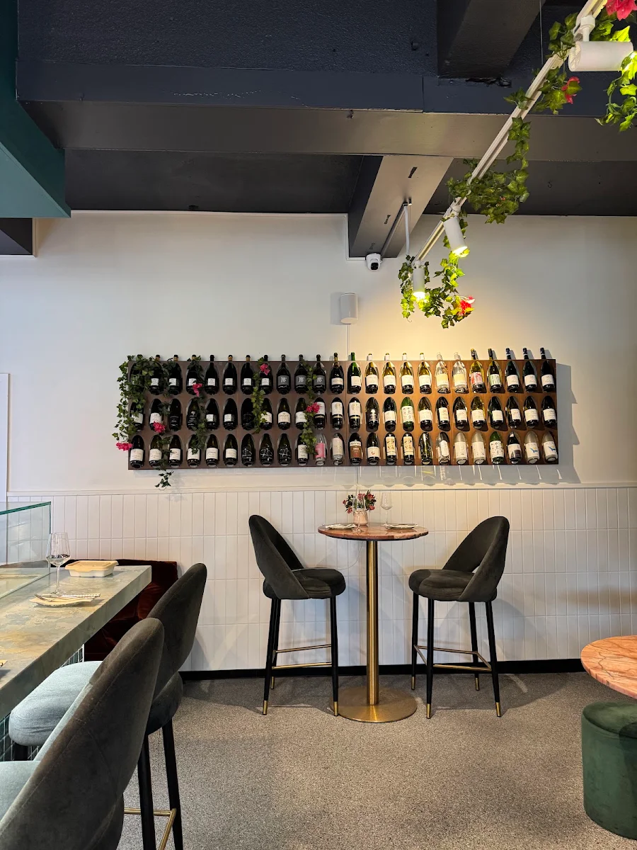 Vibe, Olala Seafood by Muli