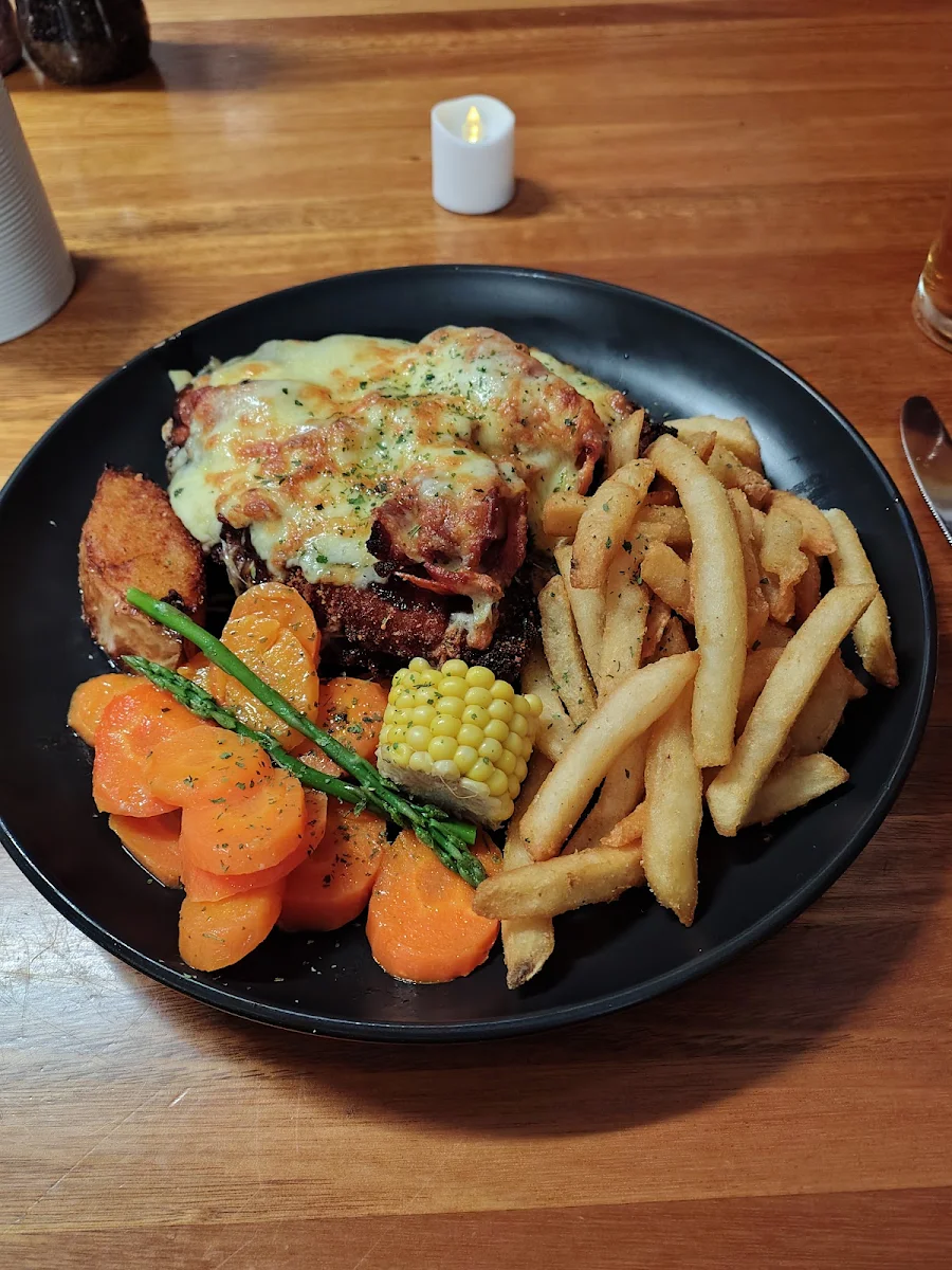Food & drink, Campbell Town Hotel Motel