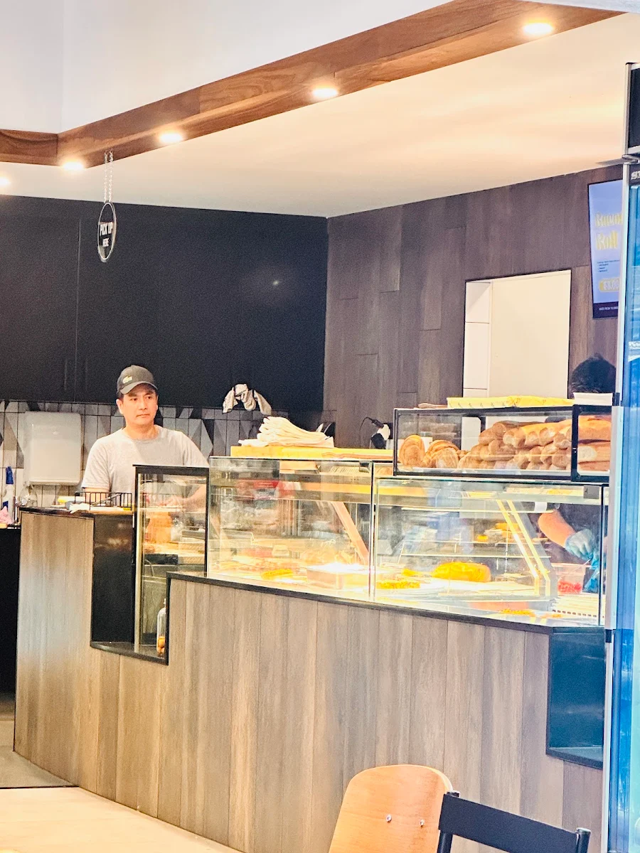 Vibe, 29 Cafe & Eatery