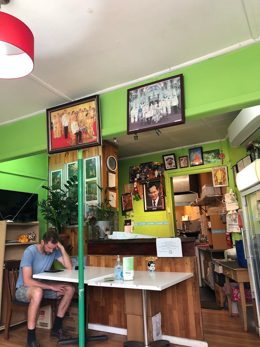 Vibe, Noy Thai Takeaway