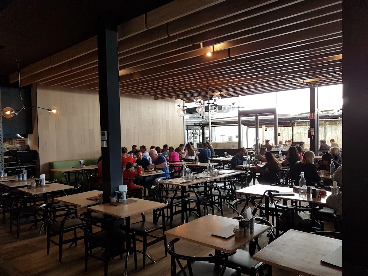 Vibe, Eating House