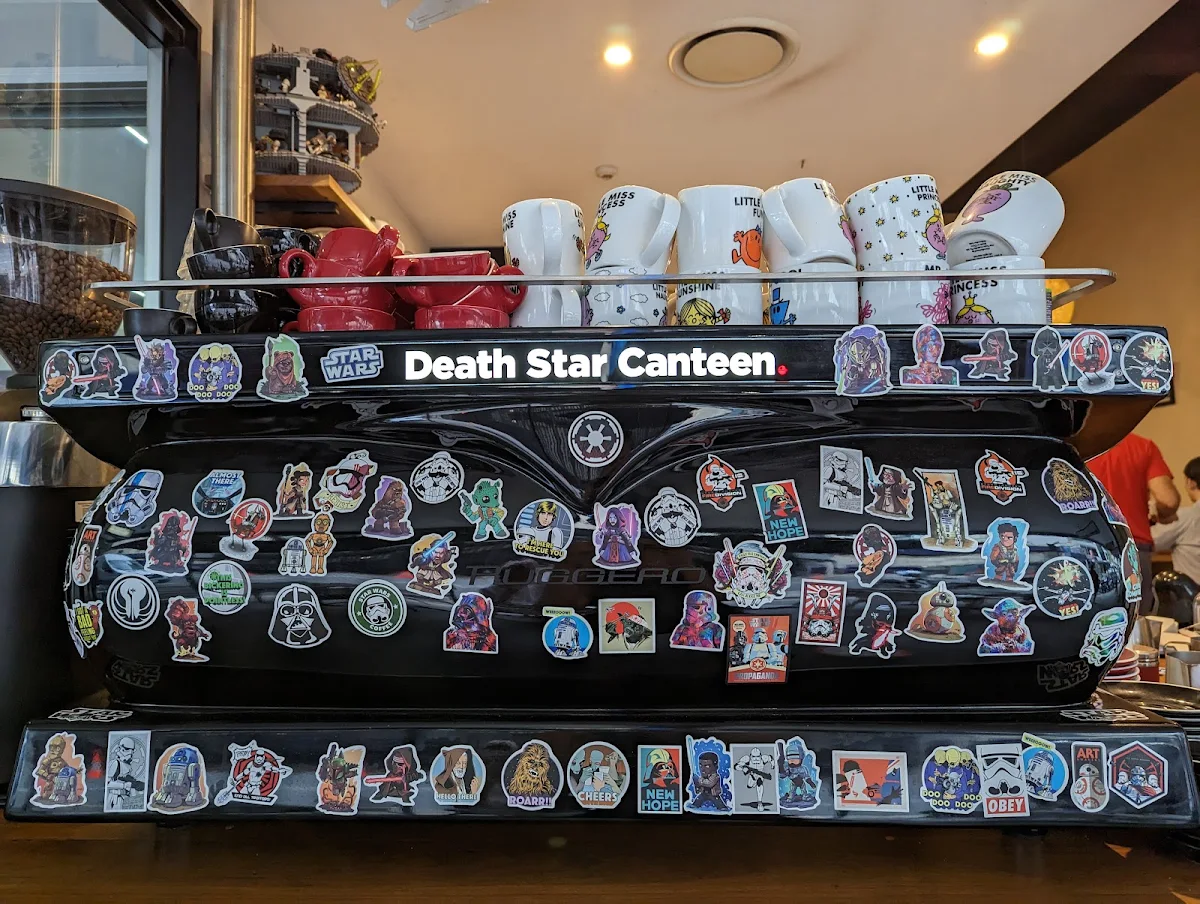 Vibe, Death Star Canteen