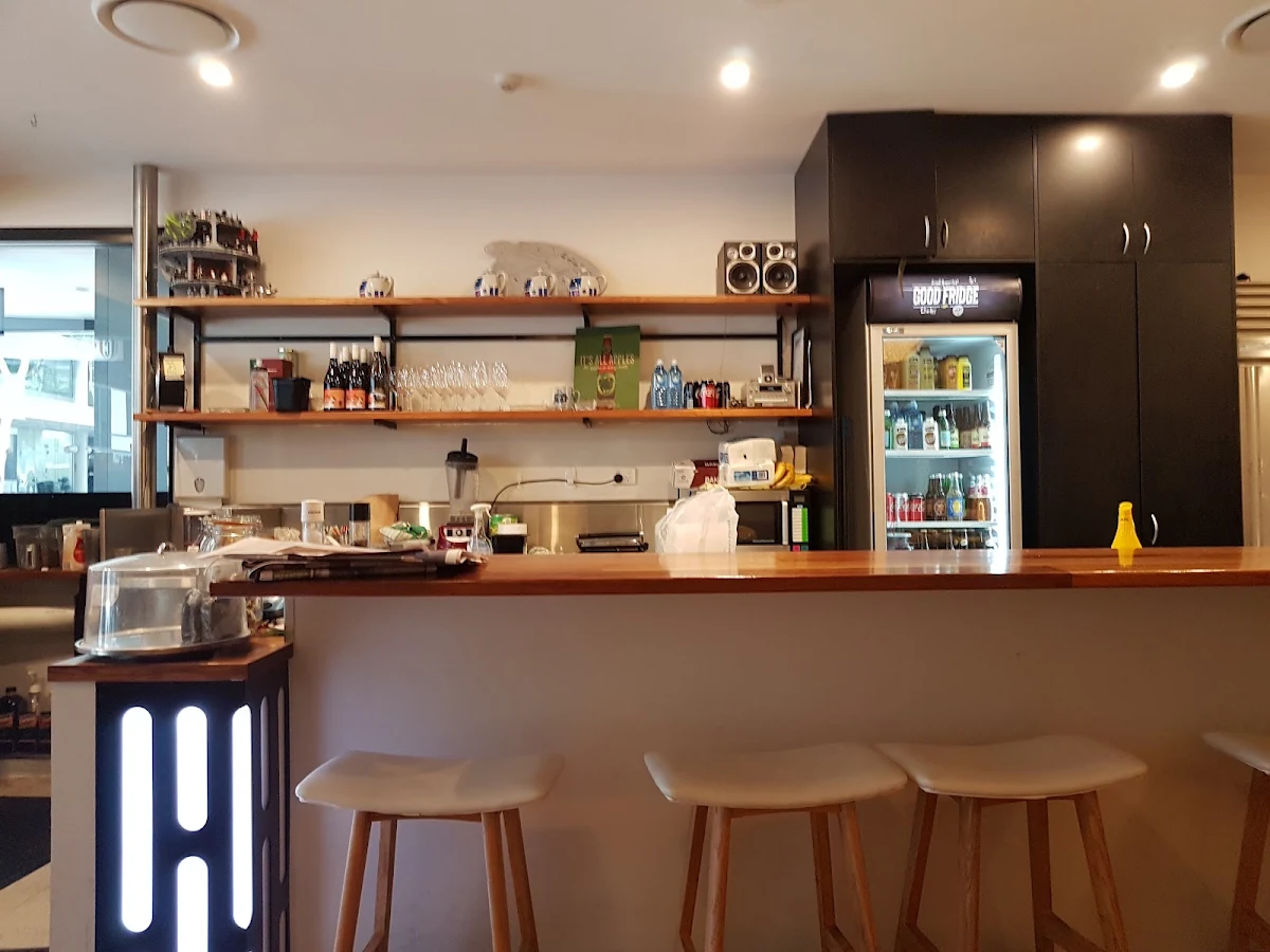 Vibe, Death Star Canteen