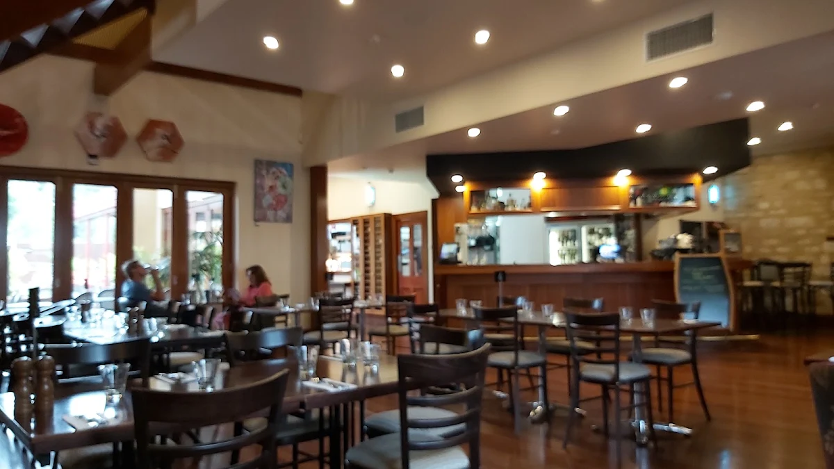 Vibe, Wanera Wine Bar