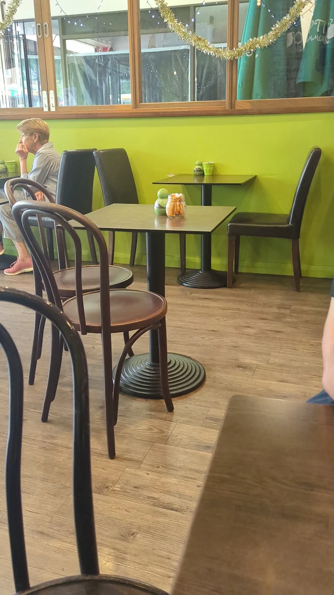 Vibe, Scrumptious on Summer Cafe