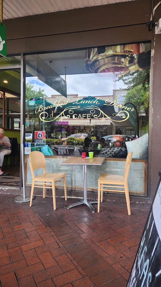 Vibe, Scrumptious on Summer Cafe