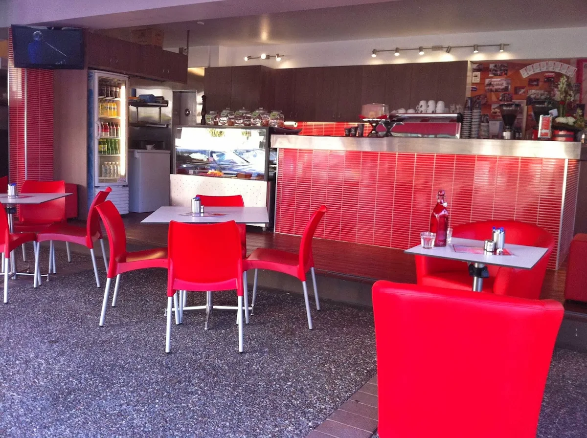 Vibe, Cafe Alfons