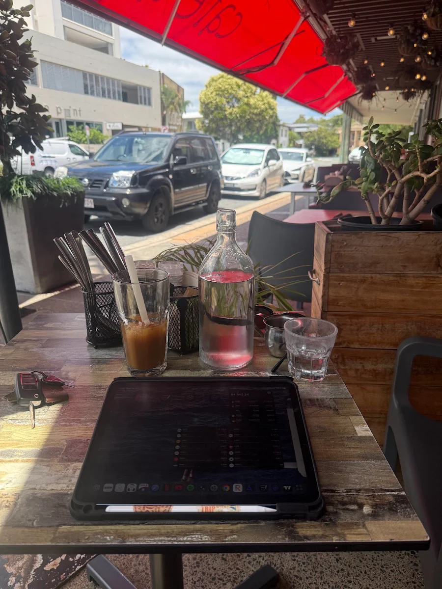 Vibe, Cafe Alfons