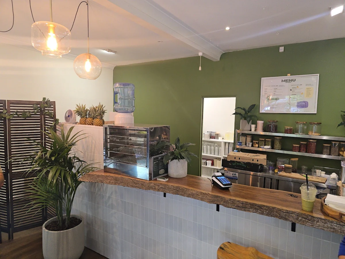 Vibe, Sassafras Cafe & Back to Earth Juice Bar