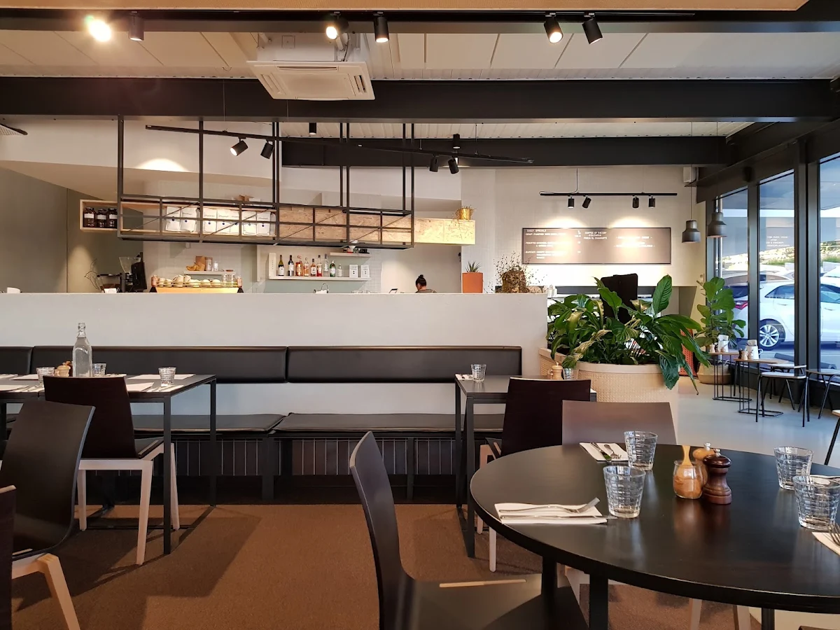 Vibe, Poacher & Hound Cafe & Catering