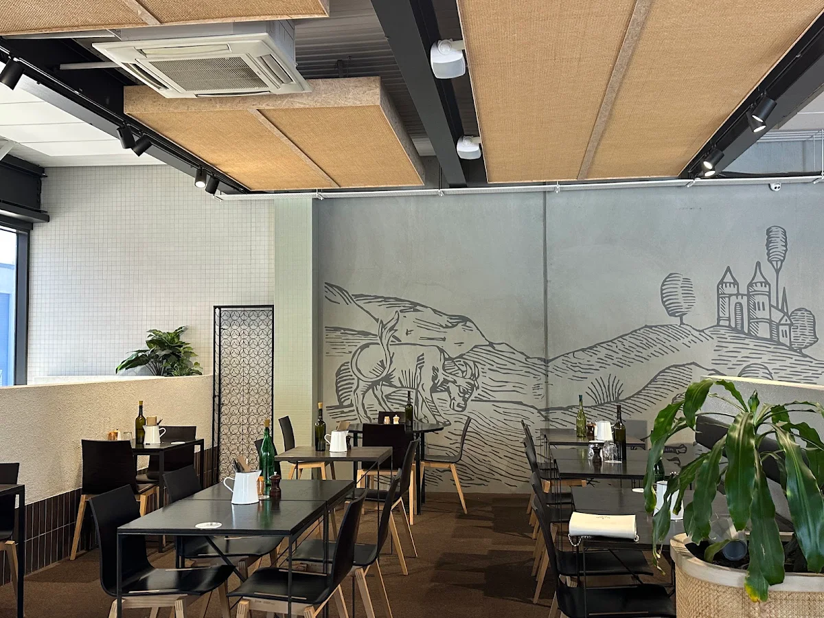 Vibe, Poacher & Hound Cafe & Catering