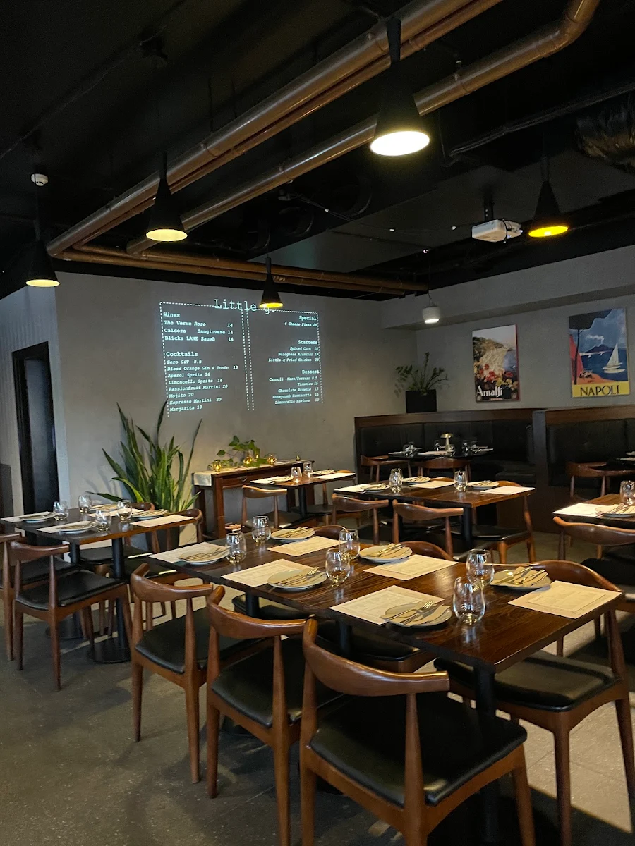Menu, Little g Pizzeria