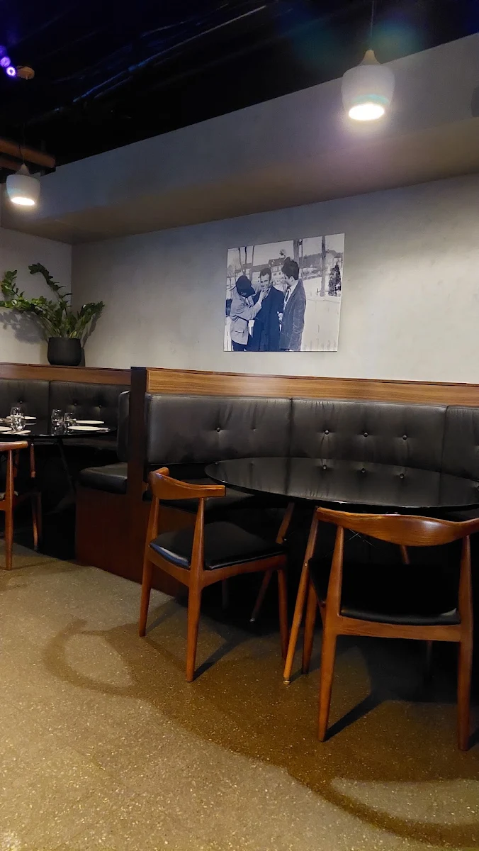 Vibe, Little g Pizzeria