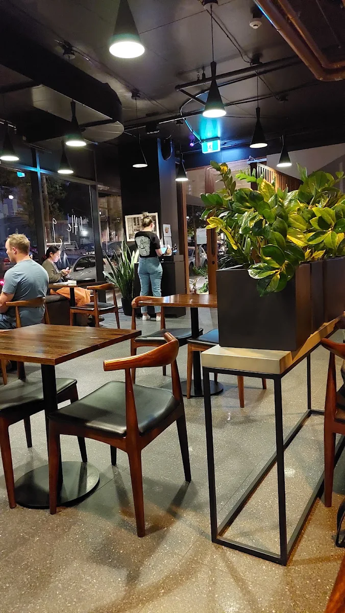 Vibe, Little g Pizzeria