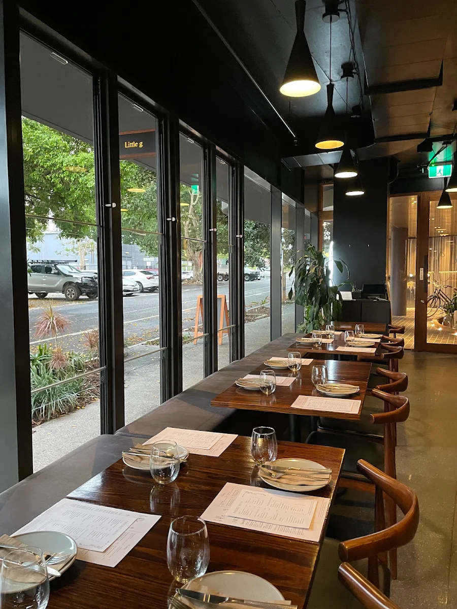 Vibe, Little g Pizzeria